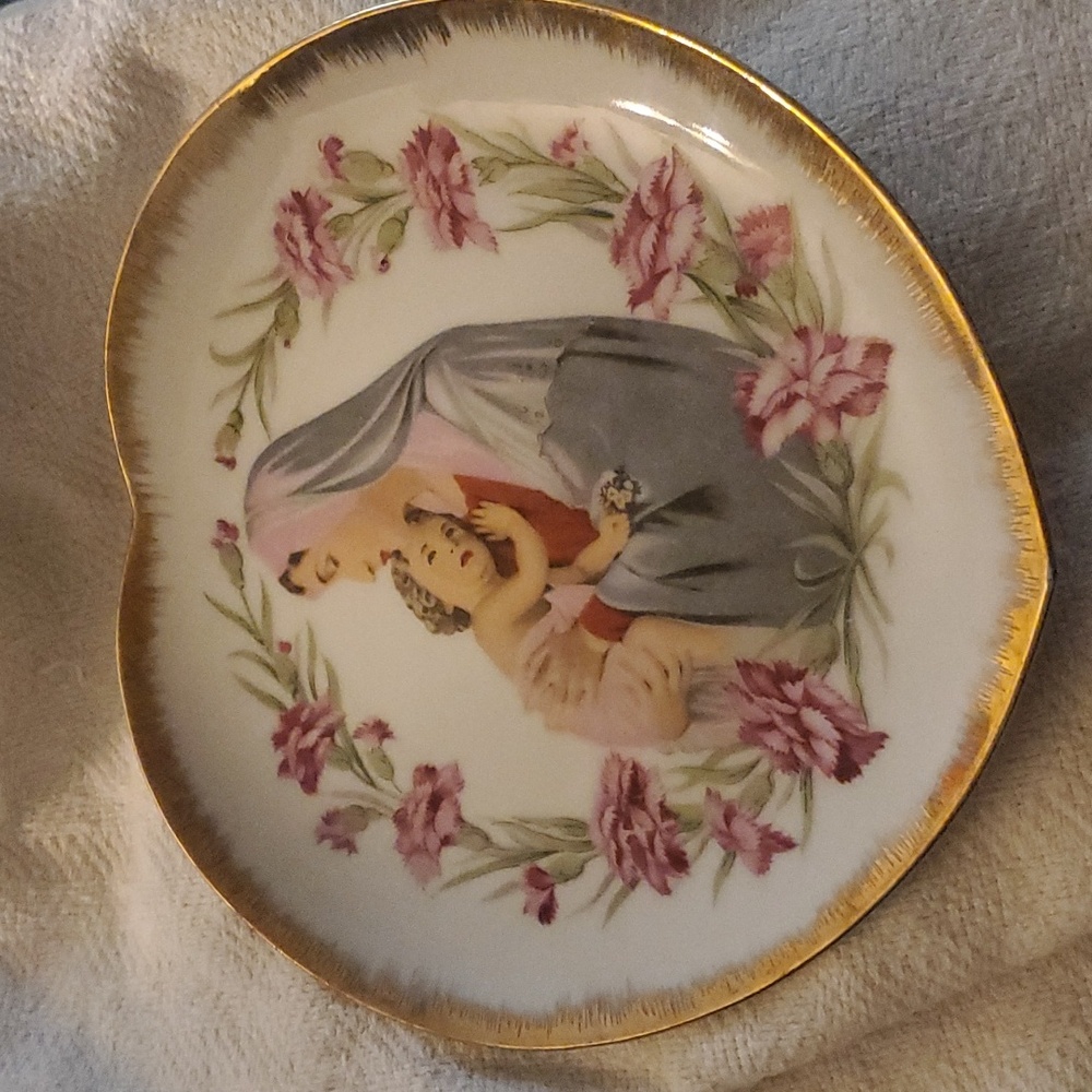 Vintage Virgin Mary and Child Decorative Plate, Ceramic hand painted
